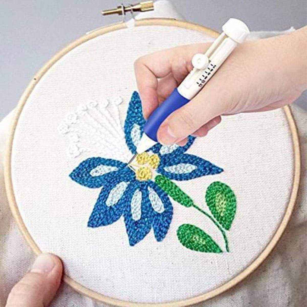 Embroidery punch neddle